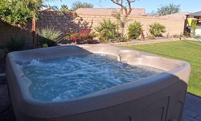 Coachella House | 3.2 miles Coachella Music FestivalStagecoach Home