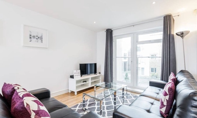 Guildford Apartment | 3 Abbots Yard - 2 bedroom apartment