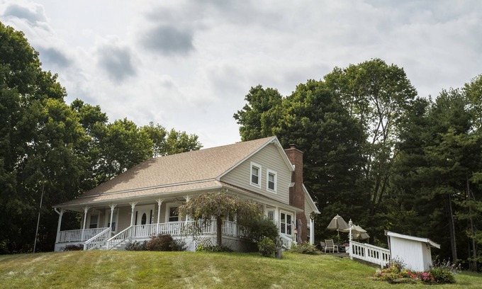 Brownsburg Other | 3 acre Lake, Farm Animals Petting Zoo, Horses and Horseback Riding, Room to roam