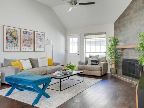 Far North Dallas House | 3-BD 2-BA Northern Dallas Retreat Hot Tub and BBQ