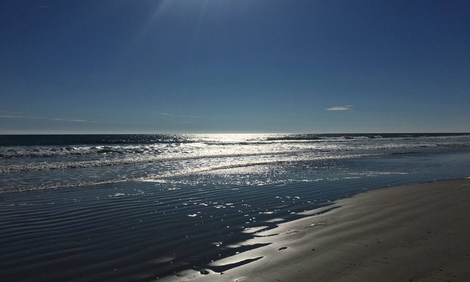 Gold Coast Condo | 3 BDR / 2 Bath condo, 5 houses from Ocean City's Gold Coast beach