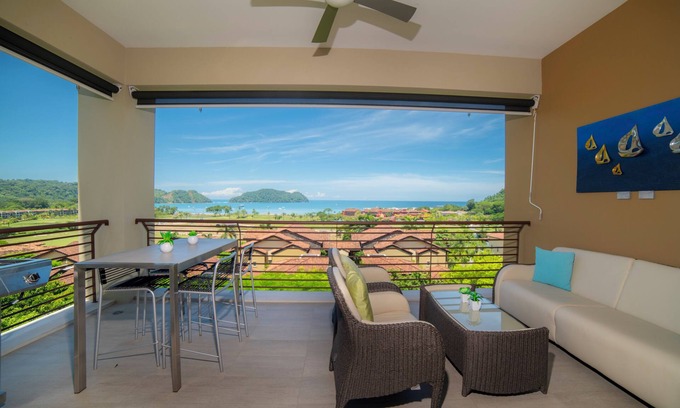 Cerro Mocho Condo | 3 bdr Oceam View Miramar 2D