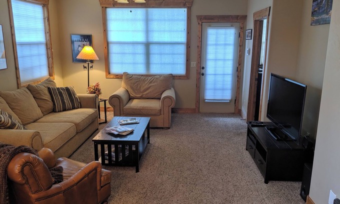 Driggs Condo | 3 bed/2 bath condo, Grand Targhee/Jackson Hole skiing, Yellowstone home base