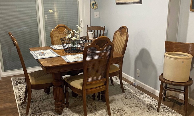 Union House | 3 Bed, 2 Bath Full Home - Dog Friendly, Purina, Six Flags