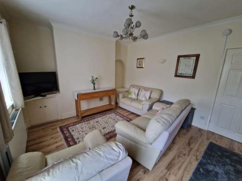 Whitchurch House | 3 bed Entire Cottage in Whitchurch, Shropshire