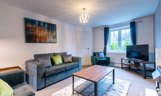 Pontefract House | 3 Bed Gem in Pontefract for Easy Commutes to Leeds and Wakefield