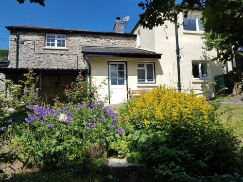 Llandrindod Wells House | 3 Bed in Builth Wells 85926