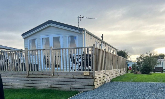 Crowle Cabin | 3 Bed New Lodge - 7 Lakes Country Park DN17
