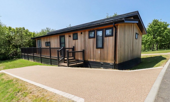 Saint Breward Cabin | 3 BED PLATINUM LODGE AT HENGAR, with pool in St Breward