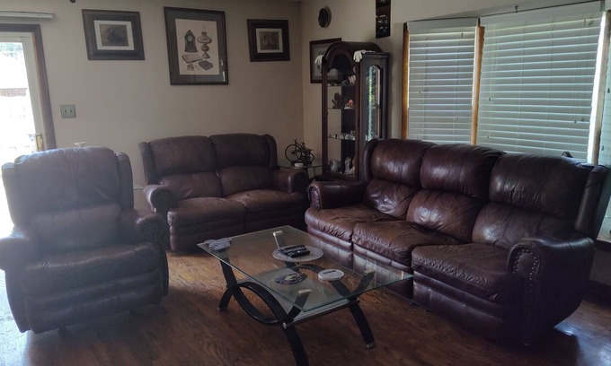 Jeffersontown House | 3 bedroom, 1.5 bathroom house.