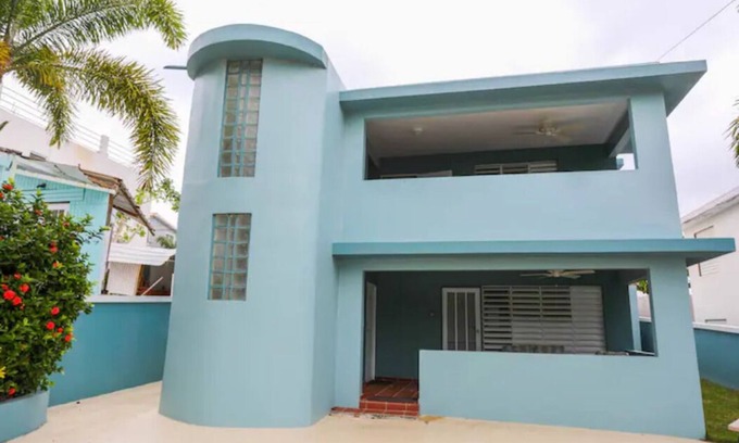 Aguacate Apartment | 3-Bedroom, 1-Bathroom Apartment at Shacks Beach. Beach access footsteps away.