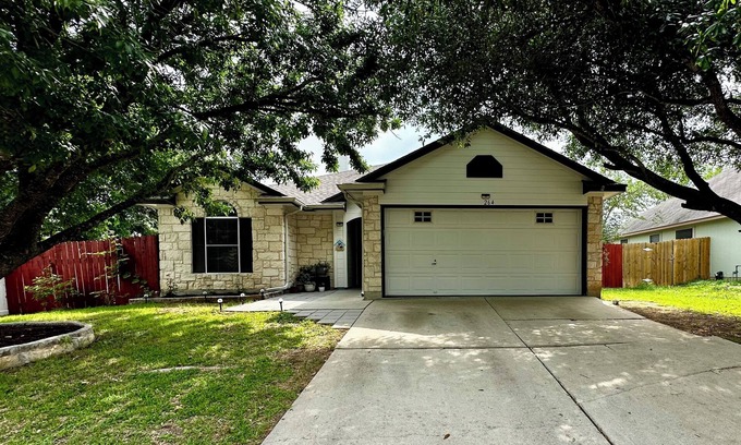 Buda House | 3 bedroom 2 bathroom home in heart of Buda, TX.