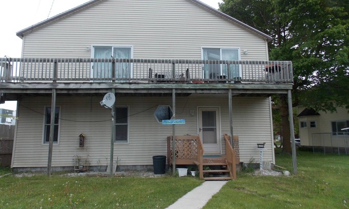 Onaway House | 3 bedroom 2 bathroom upstairs apartment in downtown Onaway