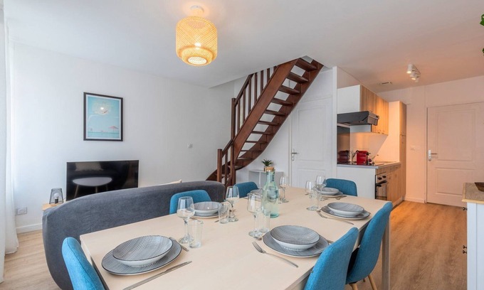 Tourcoing Apartment | 3-bedroom 3 bathrooms, renovated in 2023.