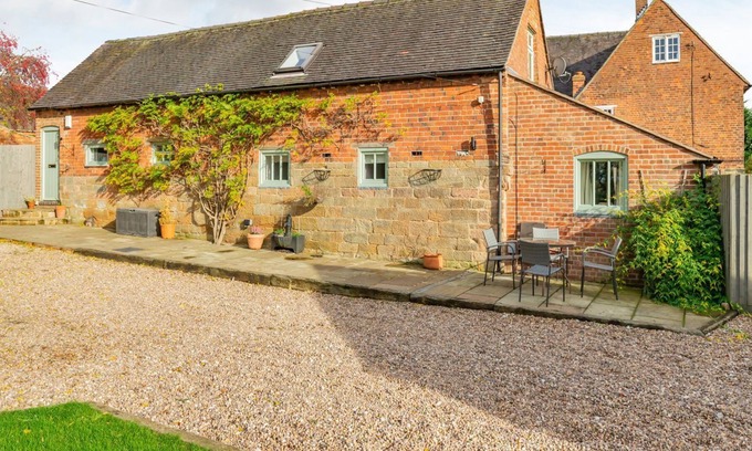 Barrow-on-Trent Cottage | 3 bedroom accommodation in Barrow-on-Trent, near Derby
