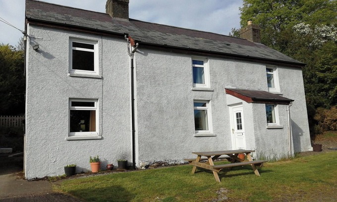 Tregaron Cottage | 3 bedroom accommodation in near Tregaron