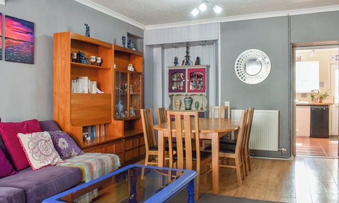 Neath Cottage | 3 bedroom accommodation in Banwen Neath