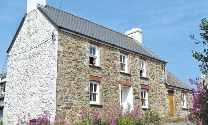 Trefin Cottage | 3 bedroom accommodation in Trefin, near St. David&rsquo;s