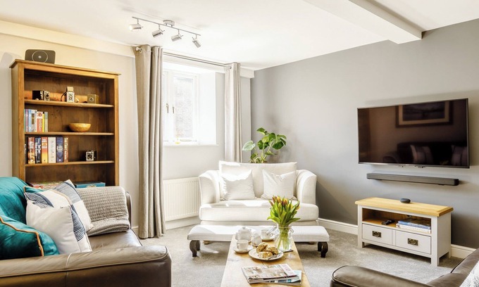 Kemble Cottage | 3 bedroom accommodation in Kemble, near Cirencester