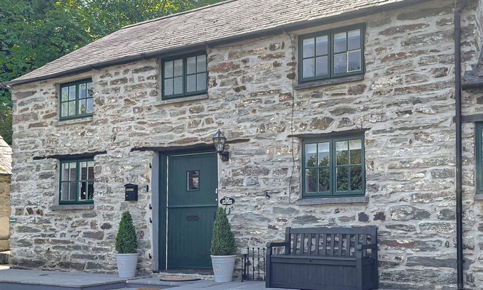 Tremain Cottage | 3 bedroom accommodation in Ponthirwaun