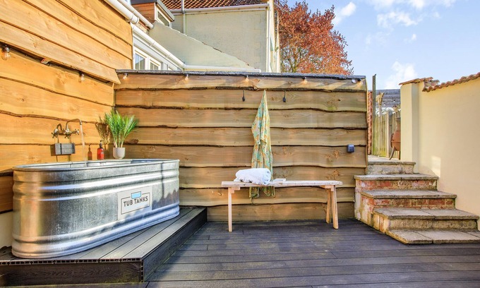 Northmoor Green Cottage | 3 bedroom accommodation in Westonzoyland, near Bridgwater