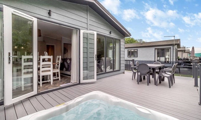 Earls Colne Ski Chalet | 3 bedroom accommodation in Earls Colne, Colchester