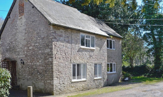 Littlebredy Cottage | 3 bedroom accommodation in Winterbourne Steepleton, near Dorchester