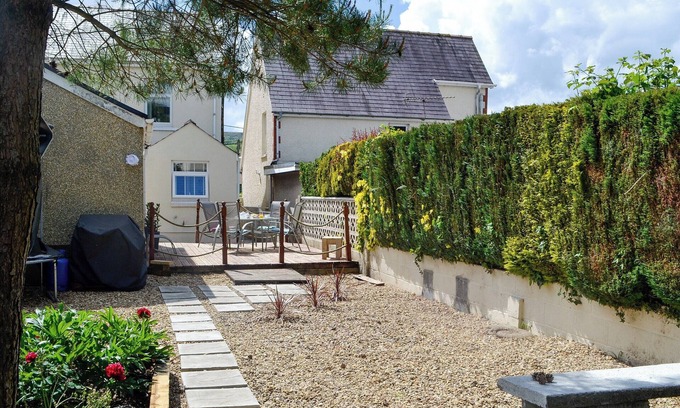 Ammanford Cottage | 3 bedroom accommodation in Garnant, near Ammanford