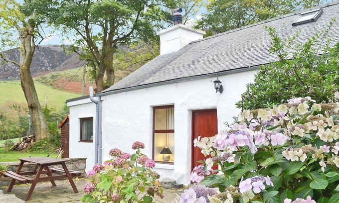 Trefor Cottage | 3 bedroom accommodation in Trefor, near Caernarfon