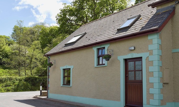 Llanddowror Cottage | 3 bedroom accommodation in Llanddowror, near Laugharne