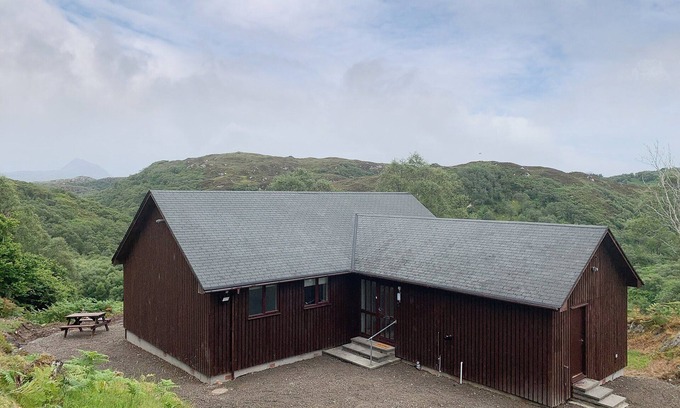 Clachtoll Cottage | 3 bedroom accommodation in Achmelvich, near Lochinver