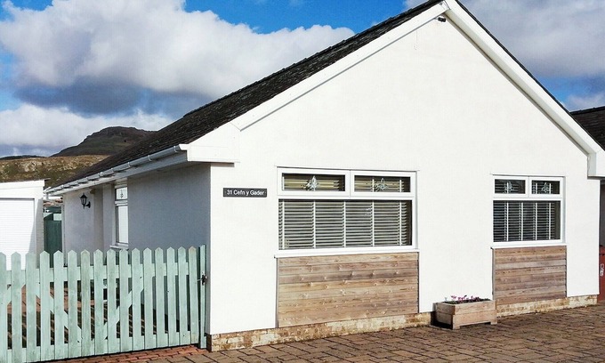 Morfa Bychan Cottage | 3 bedroom accommodation in Portmadog