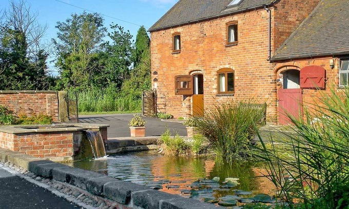 Radbourne Cottage | 3 bedroom accommodation in Ashbourne, near Derby