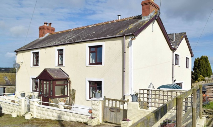 Crymych Cottage | 3 bedroom accommodation in Eglwyswrw, near Crymych
