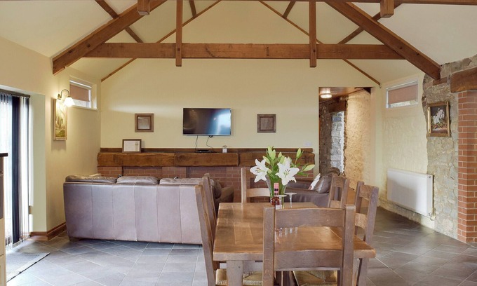 Llanybri Cottage | 3 bedroom accommodation in Cwmbach, near Whitland