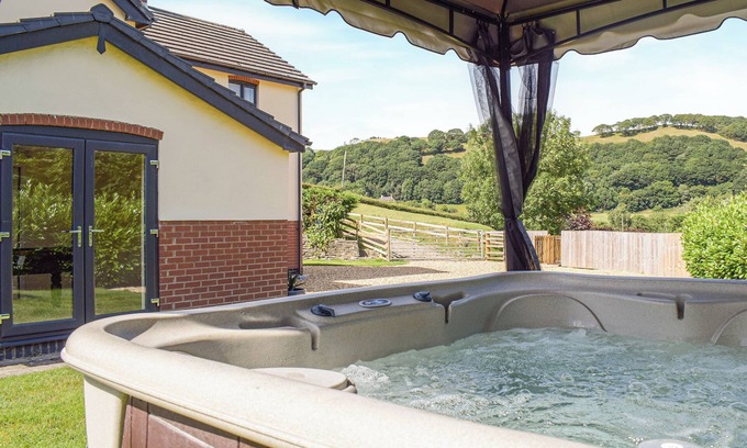 Tirabad Cottage | 3 bedroom accommodation in Heyope, near Knighton