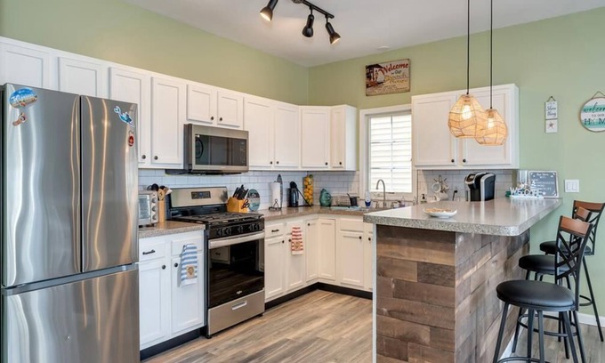 Wildwood Condo | 3 bedroom accommodation in Wildwood