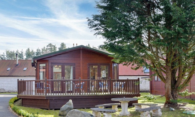 Dinnet Cottage | 3 bedroom accommodation in Dinnet, near Ballater