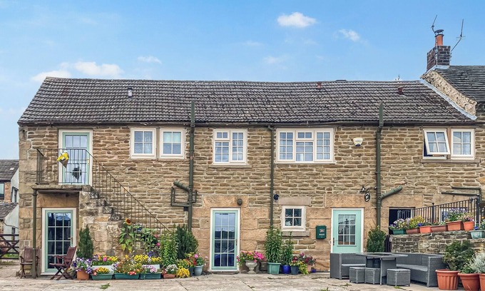 Crich Cottage | 3 bedroom accommodation in South Wingfield, near Alfreton