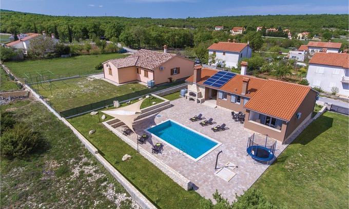 Rogocana House | 3 bedroom accommodation in Labin