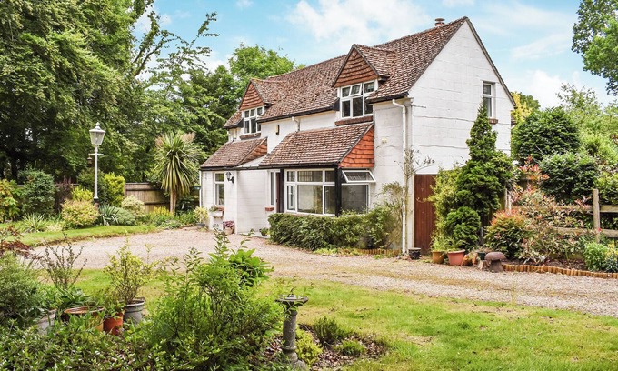 New Forest District Cottage | 3 bedroom accommodation in Woodgreen, Fordingbridge