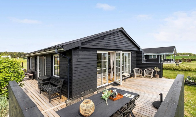 Øer Strand House | 3 bedroom amazing home in Ebeltoft