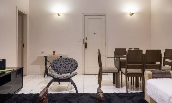 Itarare Apartment | 3 Bedroom Apartment in Front of Itararé Beach/S.V.