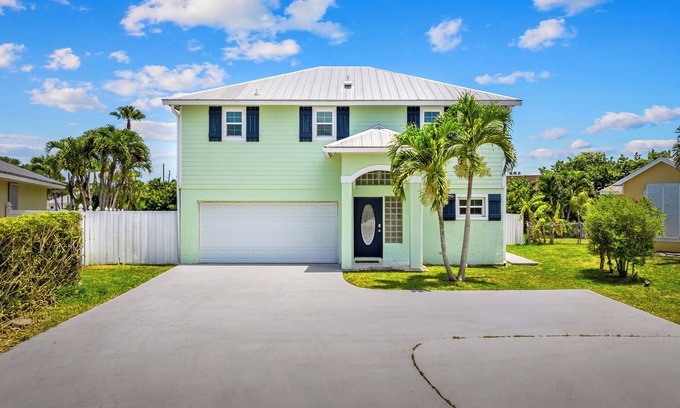 Fort Pierce House | 3-bedroom Beach House in brilliant Fort Pierce with a Pool