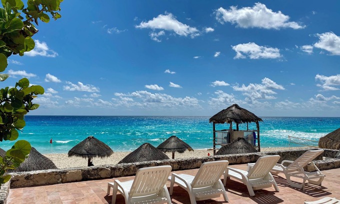 Zona Hotelera Villa | 3 Bedroom Beachfront Villa