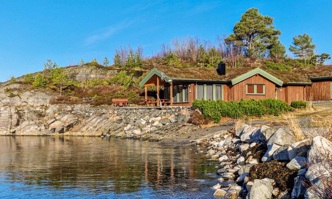 Frei House | 3 bedroom beautiful home in øydegard