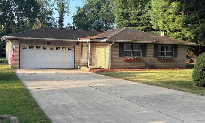 Logansport House | 3 Bedroom Charming Ranch Cottage in Logansport close to walking trail