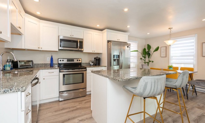 Swampscott Apartment | 3 bedroom condo nestled in Historic fishing village - dog friendly
