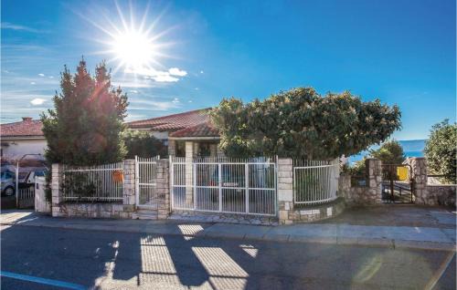 Zurkovo Apartment | 3 Bedroom Cozy Apartment In Kostrena