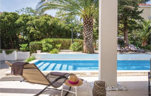 Bidol Apartment | 3 Bedroom Cozy Apartment In Makarska